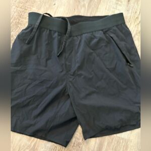 Ten thousand black tactical shorts size large